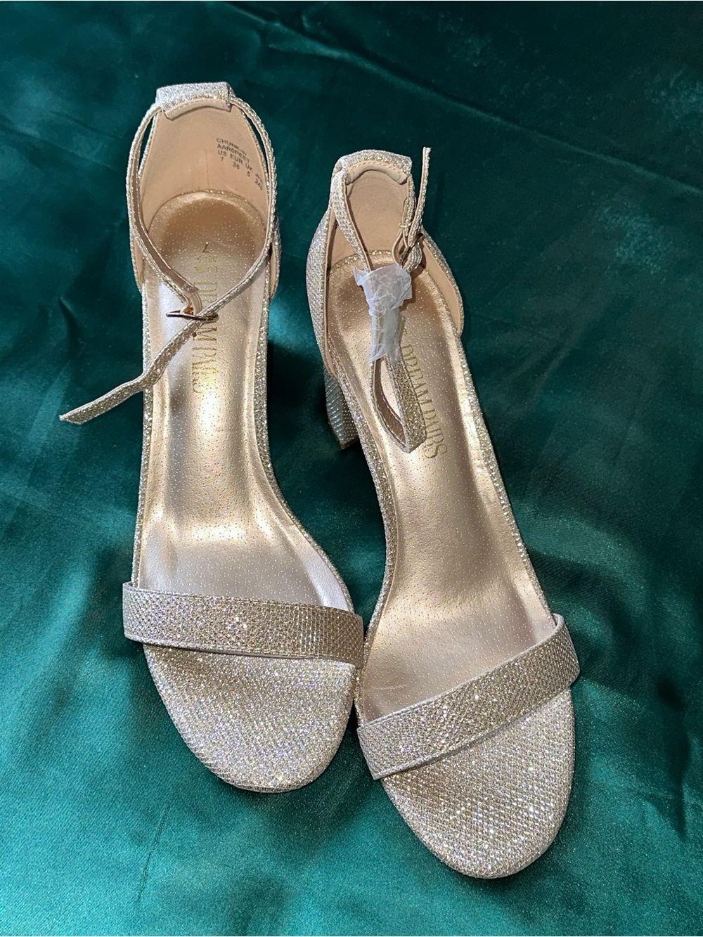 Dream Pairs Shimmery Gold Block Heel Sandals Sz 7